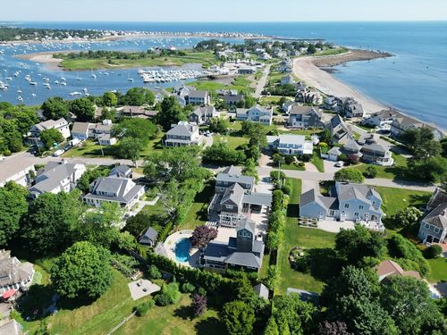 28 Bridge Ave, Scituate, MA, 02066-4331 | Card Image