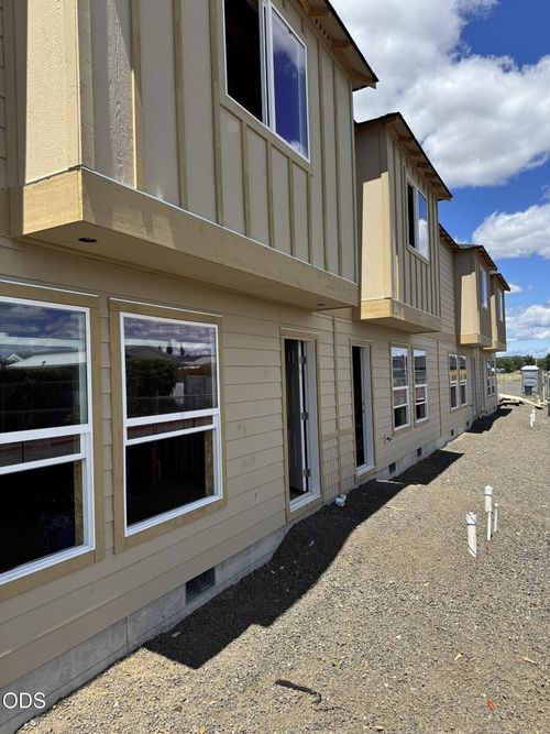 7883 Houston Loop, White City, OR, 97503 | Card Image