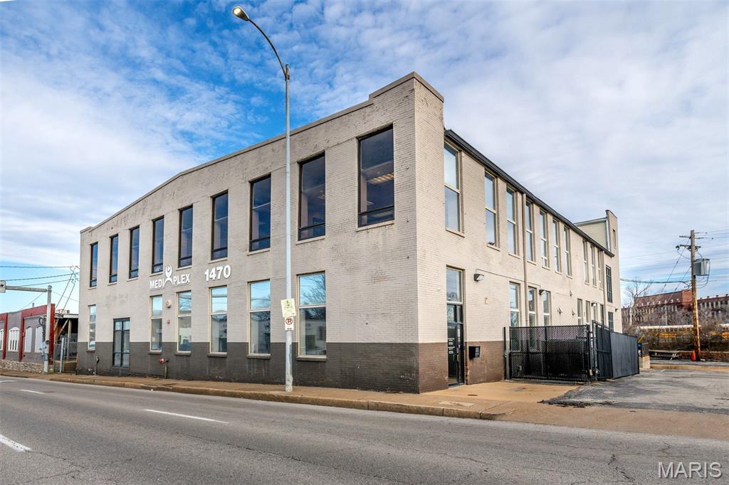 Commercial Sale in St Louis 2