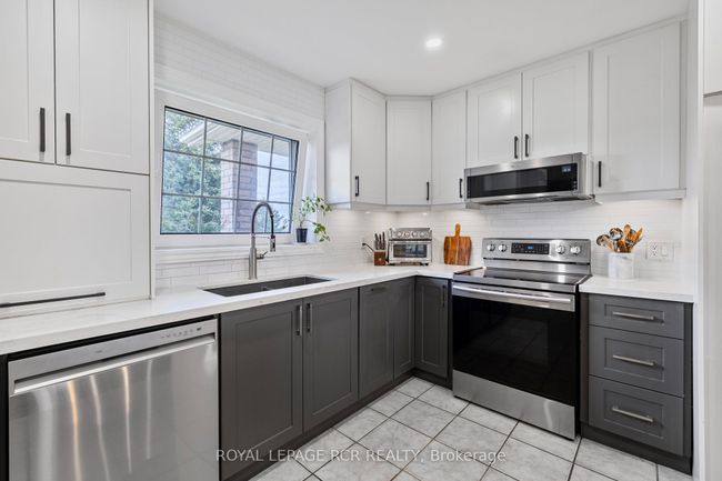958375 7 Th Line E, House other with 4 bedrooms, 2 bathrooms and 8 parking in Mulmur ON | Image 9
