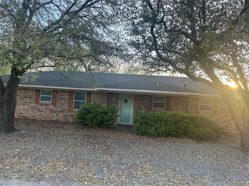 202 S Spencer St, Mart, TX, 76664-1509 | Card Image