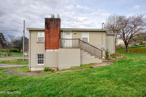 2225 Madison Rd, Knoxville, TN, 37912-5824 | Card Image
