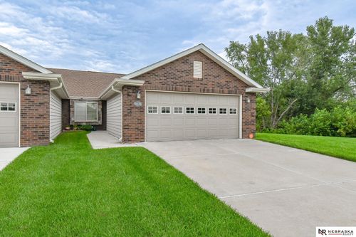6636 Ashbrook Drive, Lincoln, NE, 68516 | Card Image