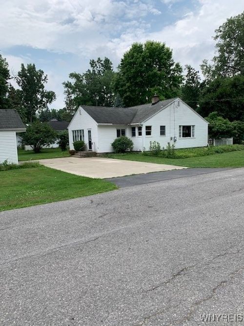 4441 E E Overlook Drive, Clarence, NY, 14221 | Card Image