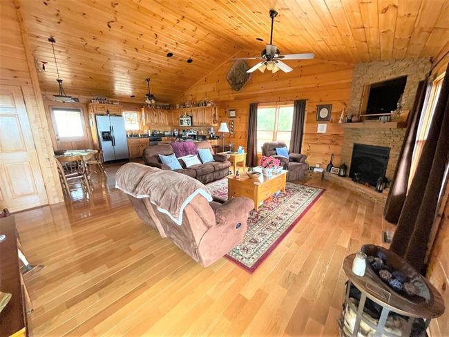 198 F S T Ln, House other with 3 bedrooms, 3 bathrooms and null parking in Fancy Gap VA | Image 10