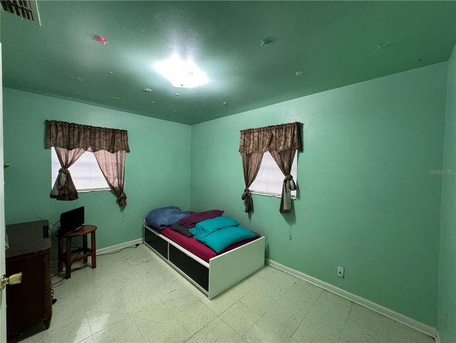 619 Se 13 Th Ter, House other with 3 bedrooms, 1 bathrooms and null parking in GAINESVILLE FL | Image 7