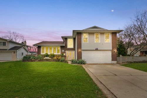912 N Sumac Ln, Mount Prospect, IL, 60056-1935 | Card Image