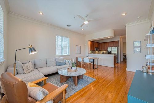 apt-303-58 Briar Hollow Ln, Houston, TX, 77027-9348 | Card Image