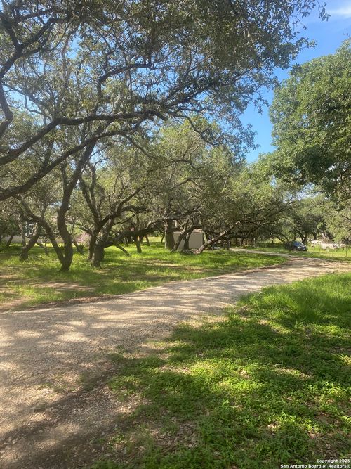 285 Rhonda Dr, Lytle, TX, 78052-3835 | Card Image