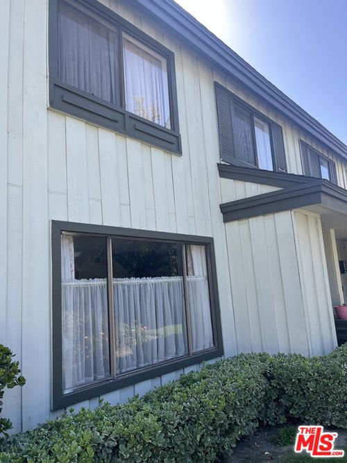 9643 Karmont Ave, South Gate, CA, 90280-5408 | Card Image