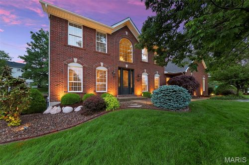 5084 Douglas Park Dr, Saint Peters, MO, 63304-7561 | Card Image