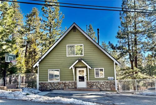 627 Chipmunk Ln, Big Bear Lake, CA, 92315-2364 | Card Image
