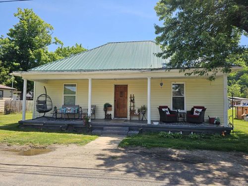 107 S Maple Lane, Cedar Bluff, VA, 24609 | Card Image
