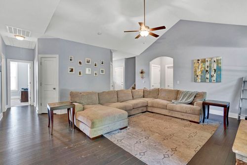 945 Garnet Cir, Chesnee, SC, 29323-8048 | Card Image