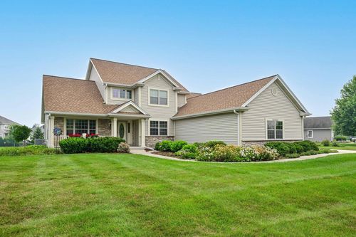 W177N10124 Whitetail Run, Germantown, WI, 53022-4609 | Card Image