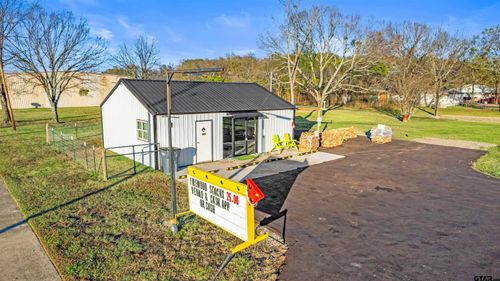 100 E Oak St, Yantis, TX, 75497-3192 | Card Image