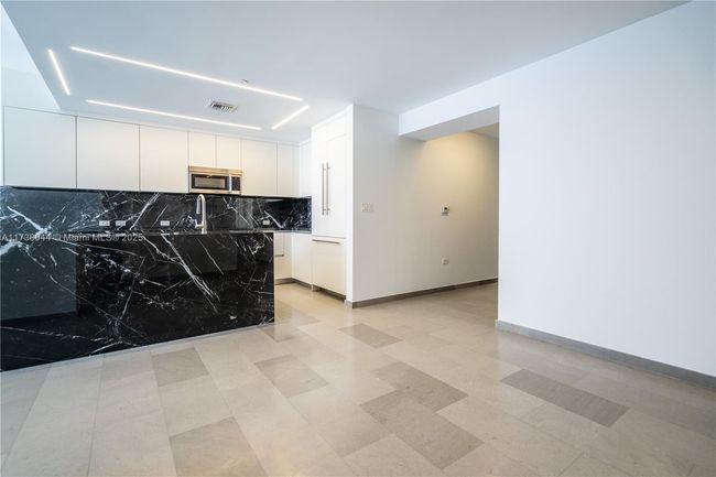 STE-806 - 88 Sw 7 Th St, Condo with 3 bedrooms, 3 bathrooms and null parking in Miami FL | Image 7