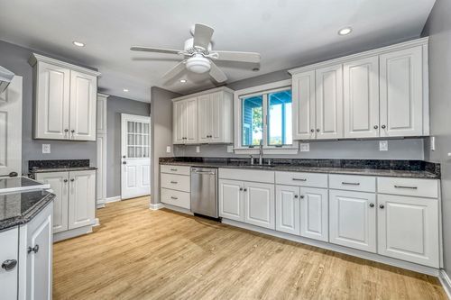 31-29 Fenwick St, Somerville, MA, 02145-2401 | Card Image