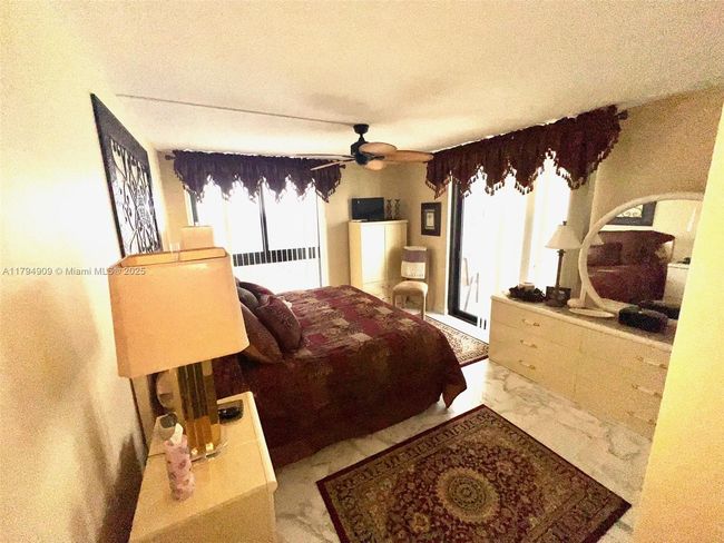 APT-12K - 1500 S Ocean Dr, Condo with 2 bedrooms, 2 bathrooms and null parking in Hollywood FL | Image 6