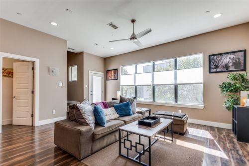 2b-4415 Munger Ave, Dallas, TX, 75204-4421 | Card Image