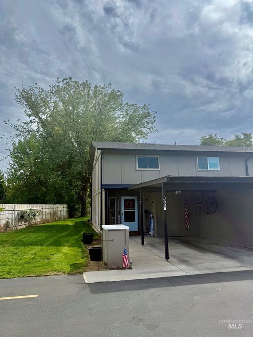 360 N Eagle Glen Ln, Eagle, ID, 83616-4940 | Card Image