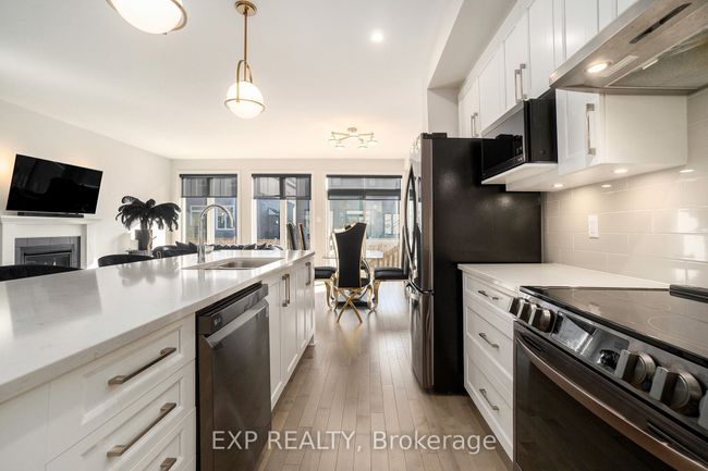 178 Angelonia Cres, House attached with 3 bedrooms, 3 bathrooms and 2 parking in Gloucester ON | Image 15