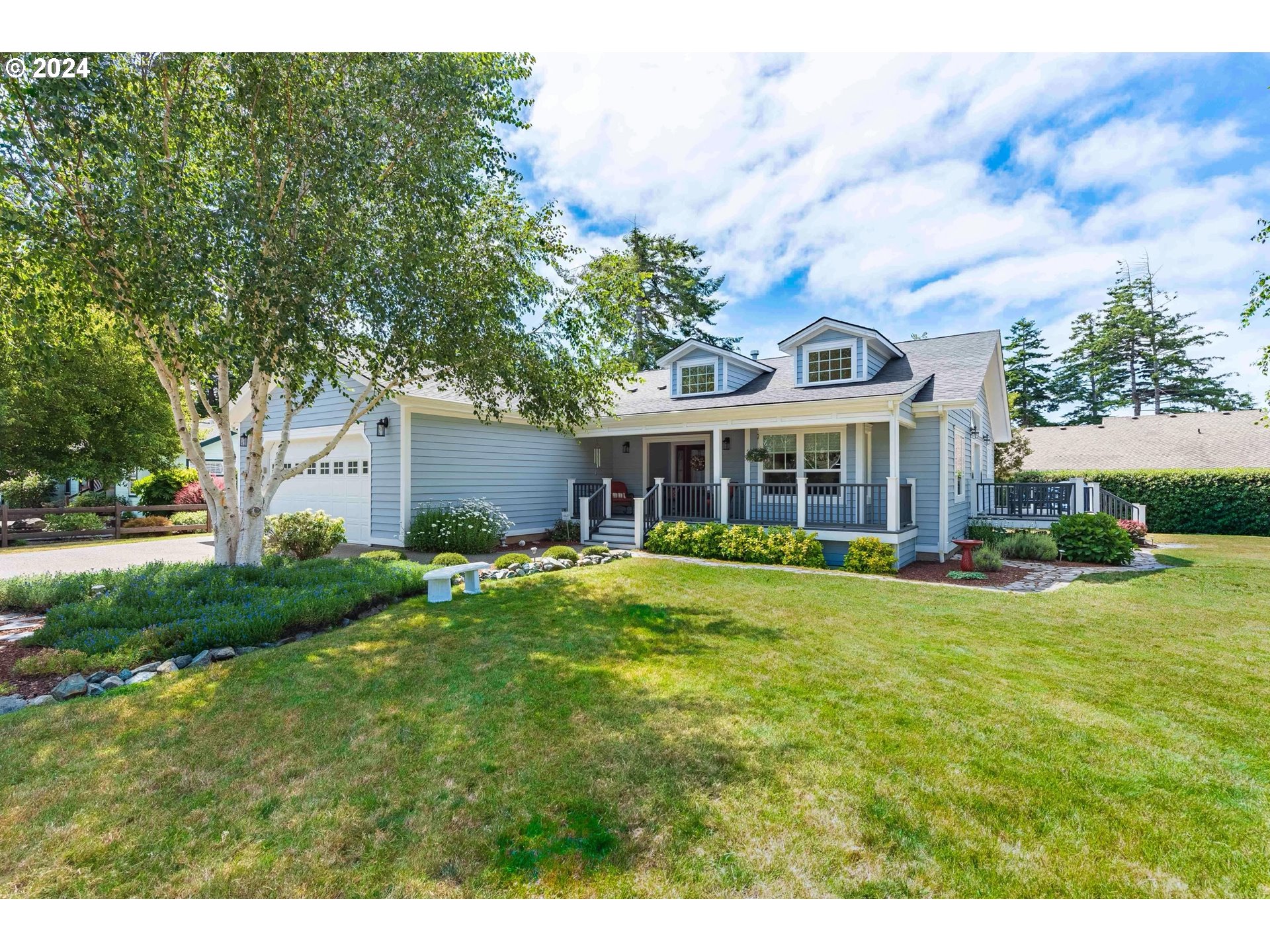 12th St, Bandon, OR 97411