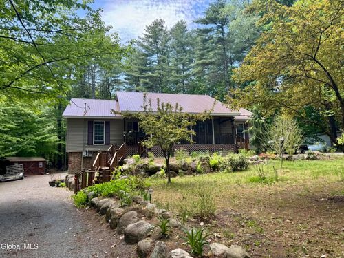324 1st St, Corinth, NY, 12822-1404 | Card Image