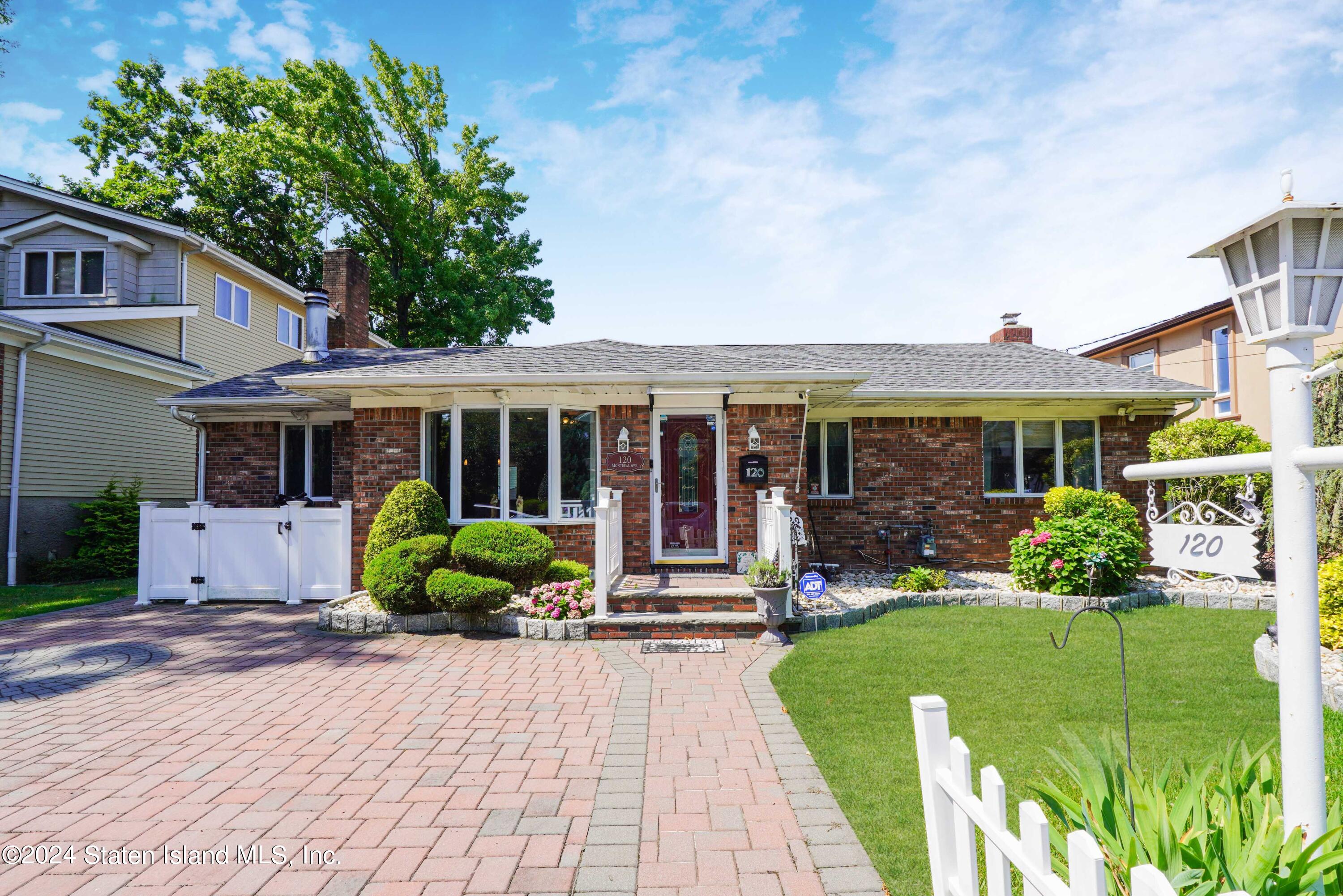 Montreal Ave, Staten Island, NY 10306