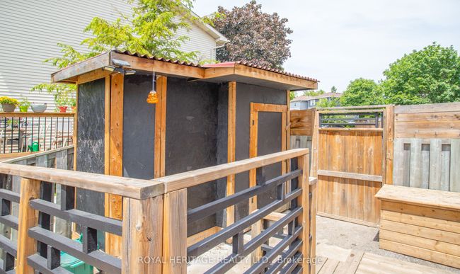 621 Cobblehill Dr, House attached with 4 bedrooms, 3 bathrooms and 3 parking in Oshawa ON | Image 37