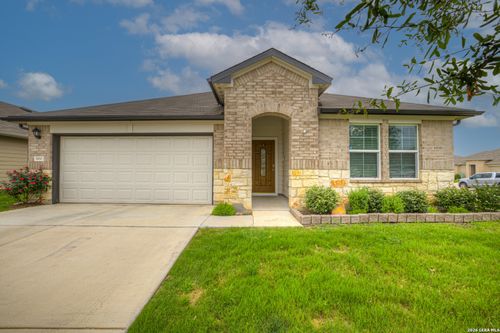 800 Bahia Pl, Seguin, TX, 78155-3379 | Card Image