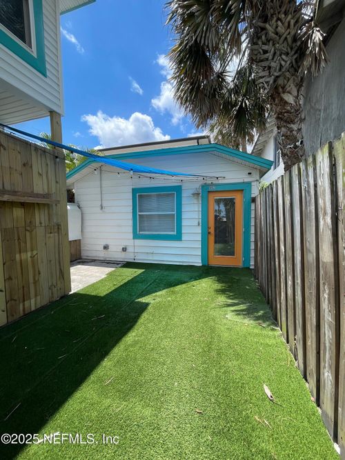 rear-cottage-590 1st St S, Jacksonville Beach, FL, 32250-6616 | Card Image