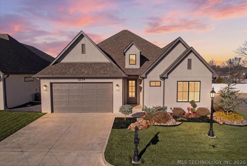 1234 N 71st Pl, Broken Arrow, OK, 74014-2519 | Card Image