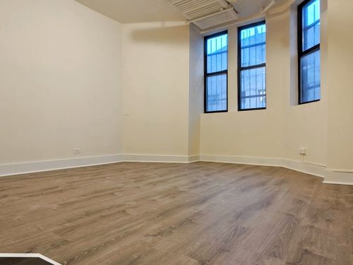 g0-1542 N Kedzie Ave, Chicago, IL, 60651-2445 | Card Image