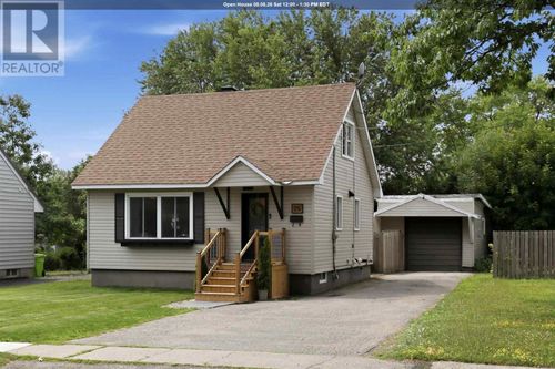 35 Crawford Ave, Sault Ste. Marie, ON, P6B2Z9 | Card Image