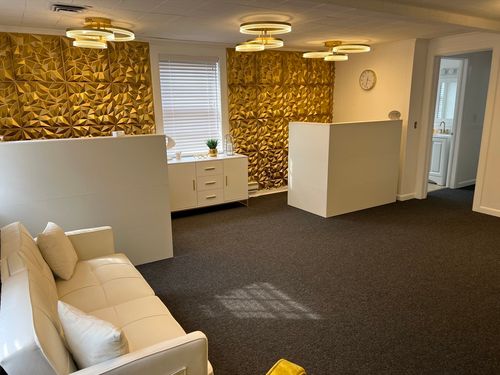 ste-2-133 Maple St, Springfield, MA, 01105-1896 | Card Image