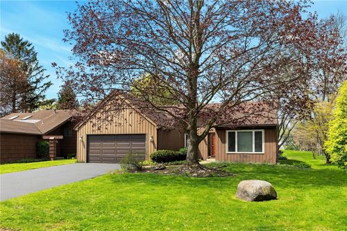 87 Willow Pond Way, Penfield, NY, 14526-2652 | Card Image