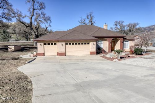 23001 Lakeview Drive, Tehachapi, CA, 93561 | Card Image