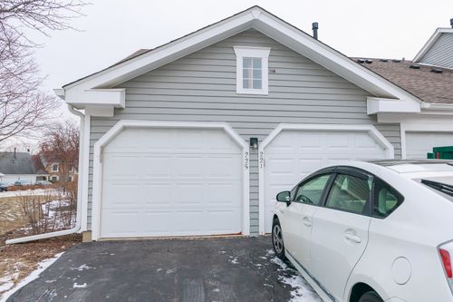 225-225 Thornapple Ct, Buffalo Grove, IL, 60089-6794 | Card Image