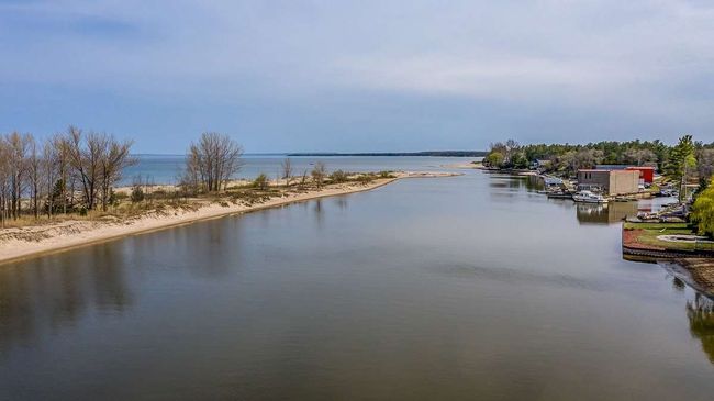 268 River Rd E, House other with 3 bedrooms, 2 bathrooms and 9 parking in Wasaga Beach ON | Image 12