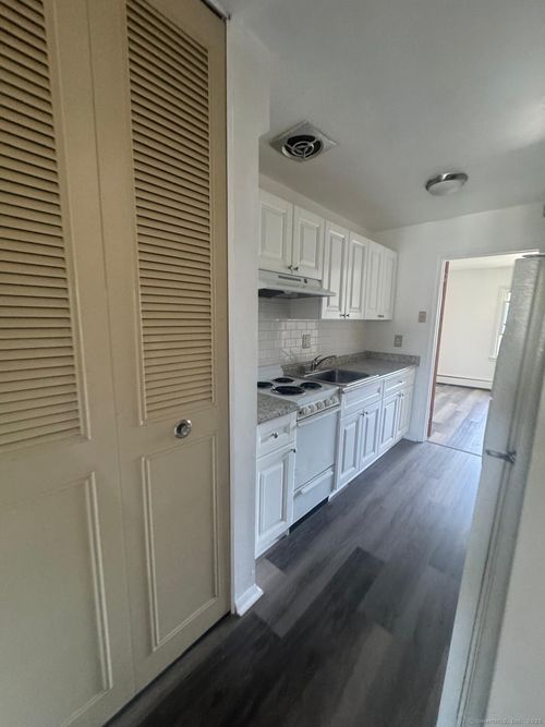 c7-169 Birdseye St, Bridgeport, CT, 06604-2206 | Card Image