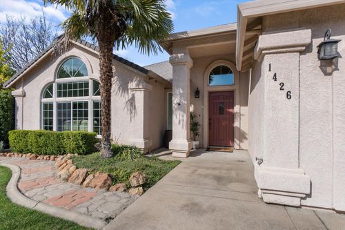 1426 Gladstone Ct, Redding, CA, 96001-2254 | Card Image