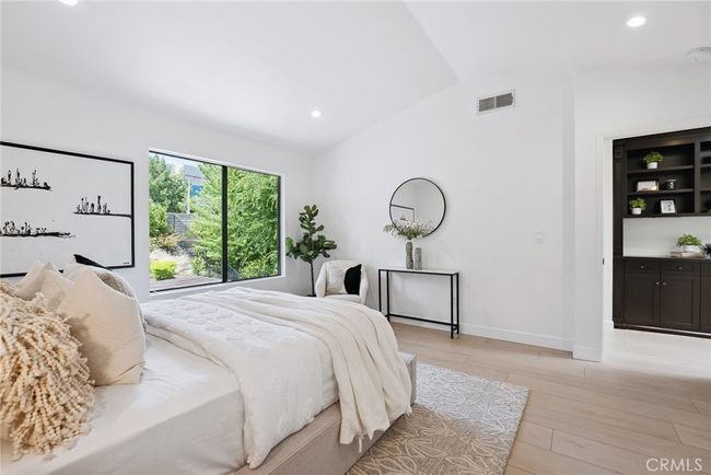 Primary with new recessed lighting | Image 26