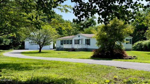 909 Edison Ave, Altoona, PA, 16601-7749 | Card Image