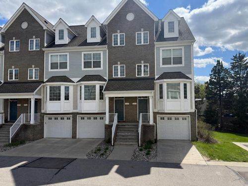 2564 W Towne St, Ann Arbor, MI, 48103-3855 | Card Image