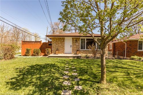 3 Veevers Dr, Hamilton, ON, L8K5P6 | Card Image