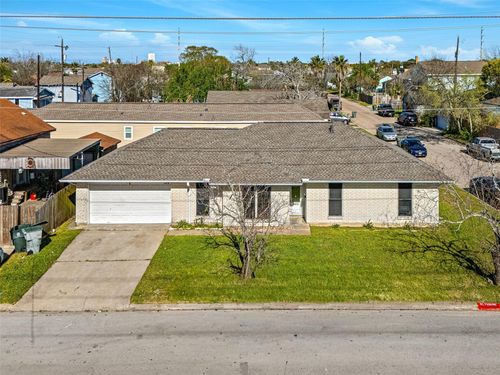 1318 55th St, Galveston, TX, 77551-4415 | Card Image