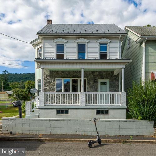 311 Vine St, WILLIAMSTOWN, PA, 17098-1430 | Card Image