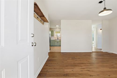 2703 Dellwood Ln, Anderson, SC, 29621-3004 | Card Image