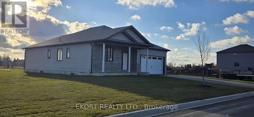 7 French St, Picton, ON, K0K2T0 | Card Image
